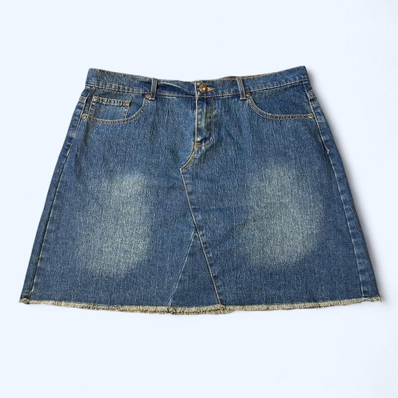 Y2K Denim Distressed Mini Skirt by Per Se! - Picture 1 of 2
